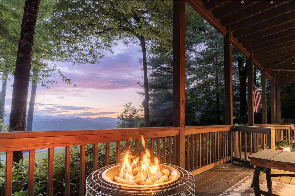 1201 Links Drive Cashiers NC 28717