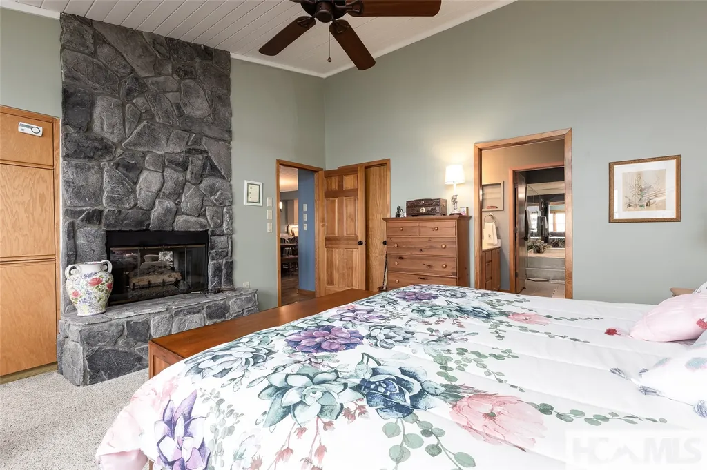 142 Eagle Ridge Road Sapphire NC 28774