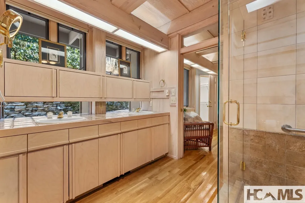 4 Woodland Lane Highlands NC 28741