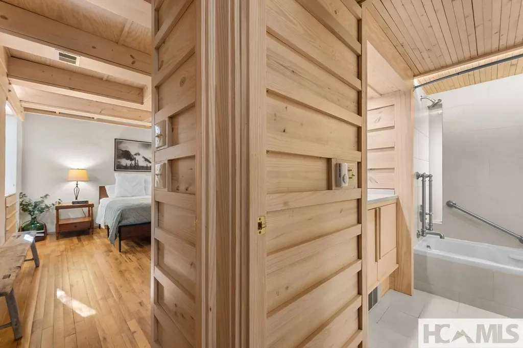 4 Woodland Lane Highlands NC 28741