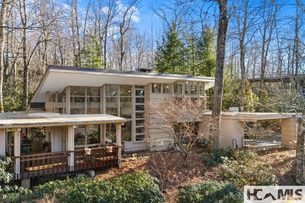 4 Woodland Lane Highlands NC 28741