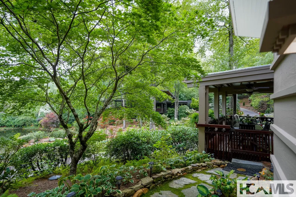 4 Woodland Lane Highlands NC 28741