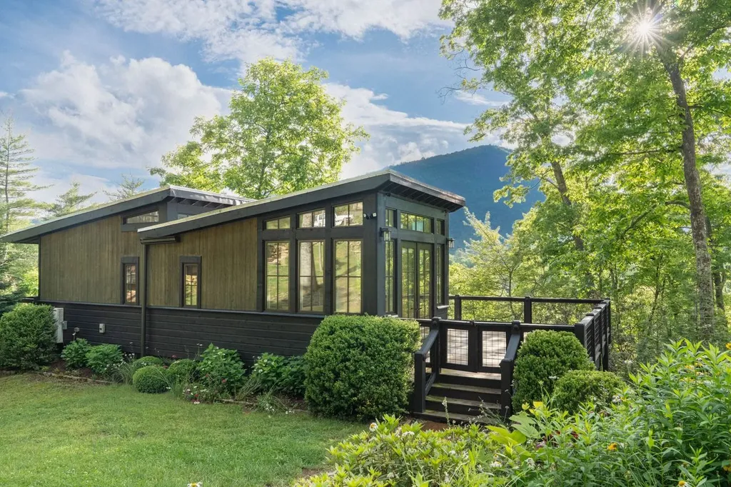 226 Rock Face Trail Highlands NC 28741