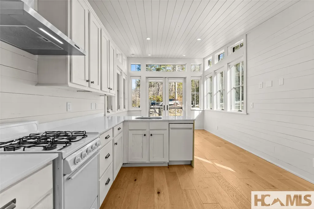 226 Rock Face Trail Highlands NC 28741