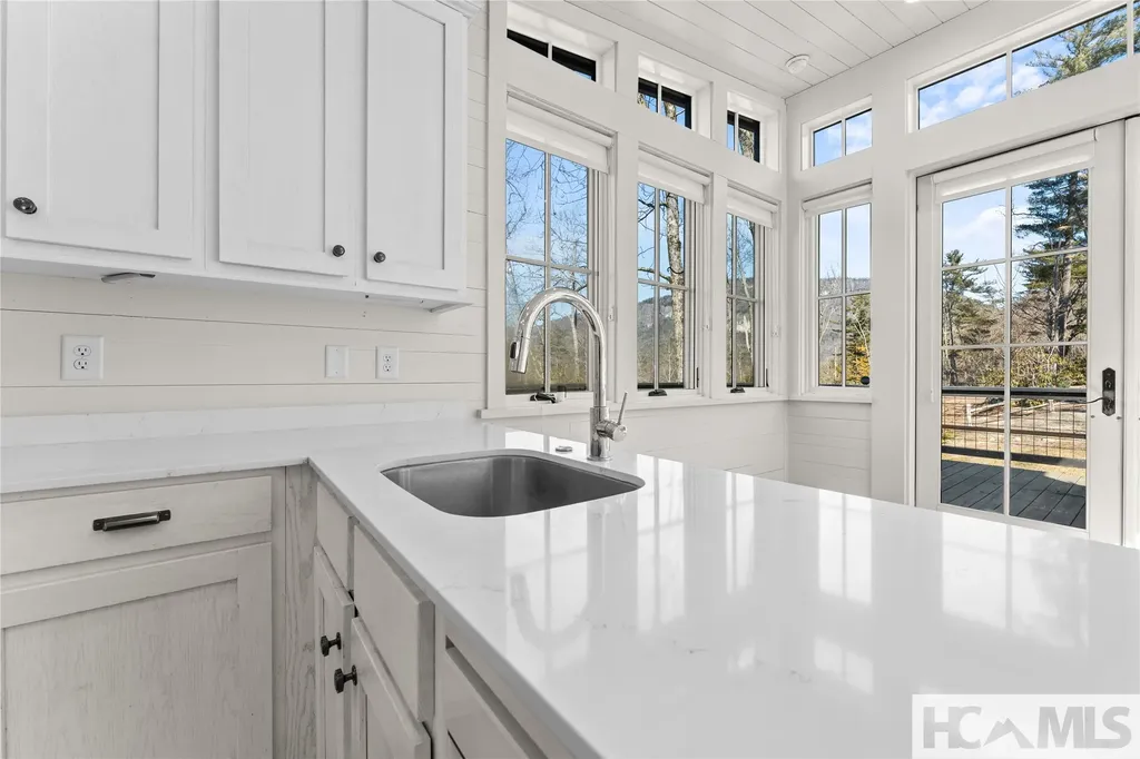 226 Rock Face Trail Highlands NC 28741