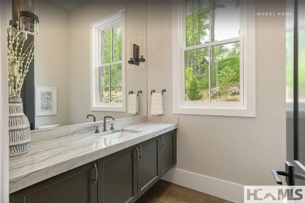 ME3 Old Chimney Road Cashiers NC 28717