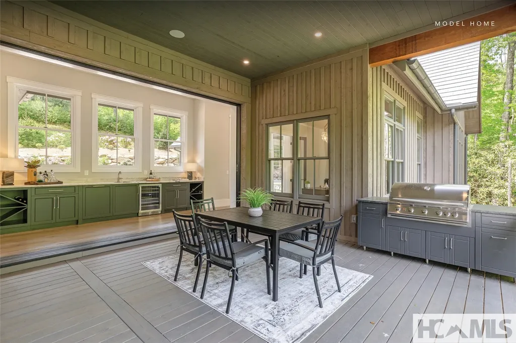 ME3 Old Chimney Road Cashiers NC 28717