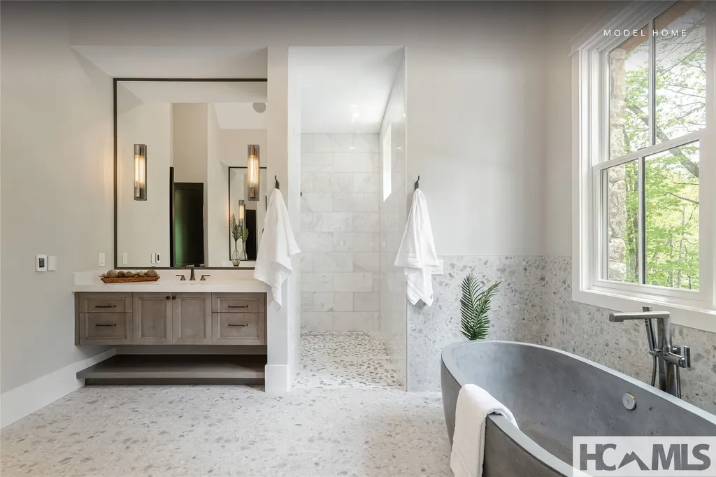 ME3 Old Chimney Road Cashiers NC 28717