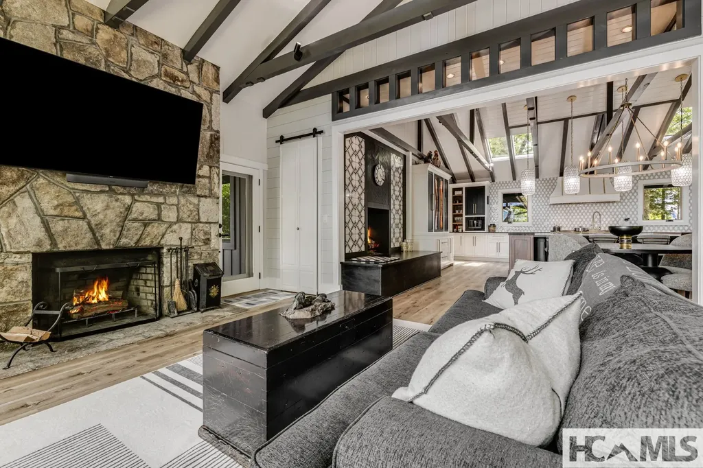 1135 Big Bear Pen Road Highlands NC 28741