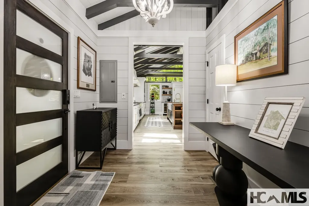 1135 Big Bear Pen Road Highlands NC 28741