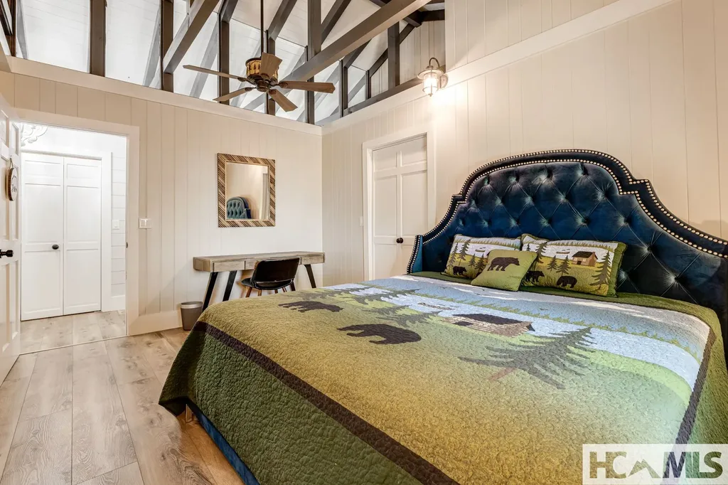 1135 Big Bear Pen Road Highlands NC 28741