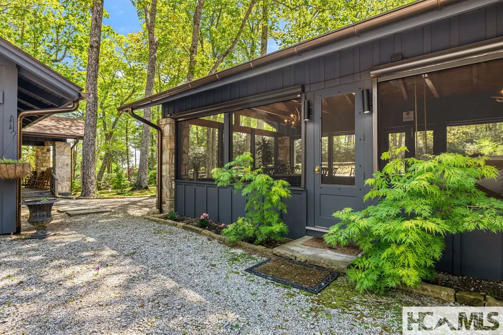 1135 Big Bear Pen Road Highlands NC 28741