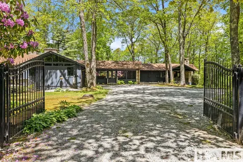 1135 Big Bear Pen Road Highlands NC 28741