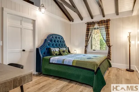 1135 Big Bear Pen Road Highlands NC 28741