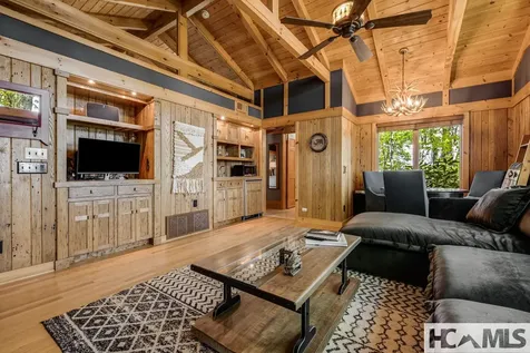 1135 Big Bear Pen Road Highlands NC 28741