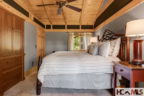 1135 Big Bear Pen Road Highlands NC 28741