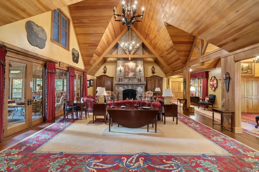 1671 Highway 107 Cashiers NC 28717