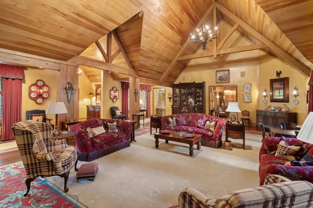 1671 Highway 107 Cashiers NC 28717