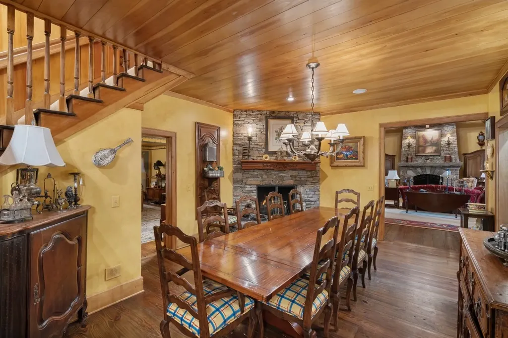 1671 Highway 107 Cashiers NC 28717