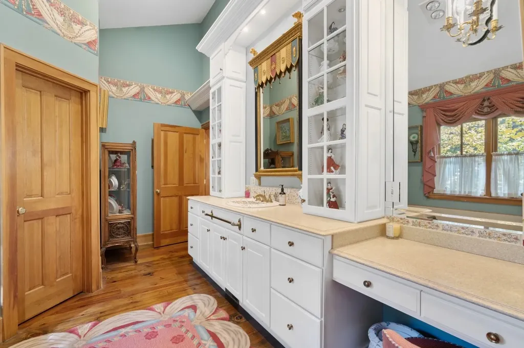 1671 Highway 107 Cashiers NC 28717