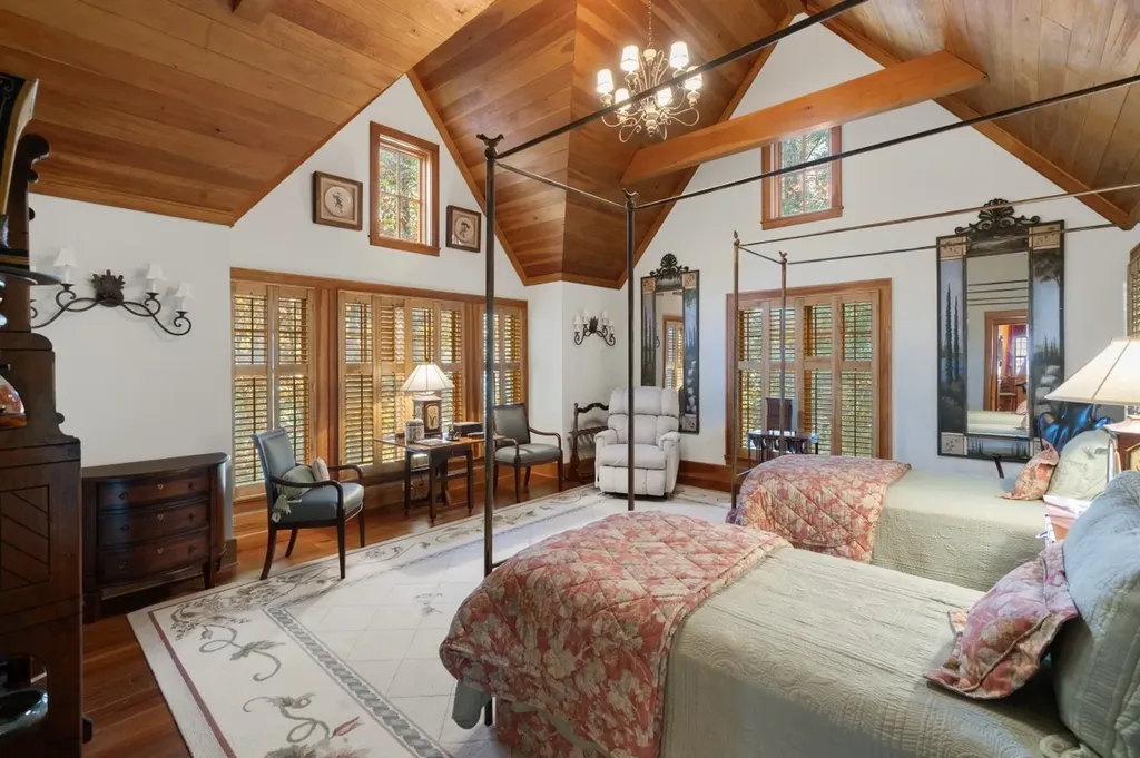 1671 Highway 107 Cashiers NC 28717