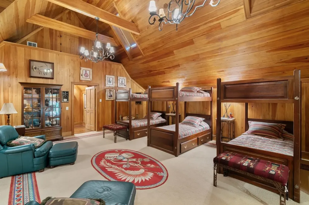 1671 Highway 107 Cashiers NC 28717