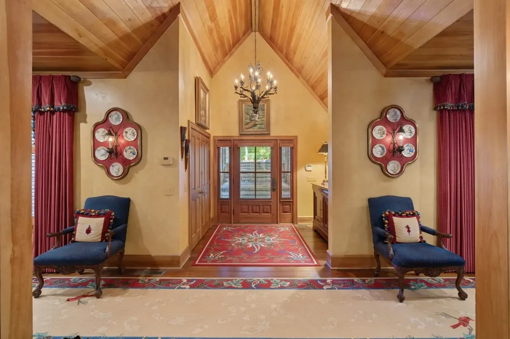 1671 Highway 107 Cashiers NC 28717