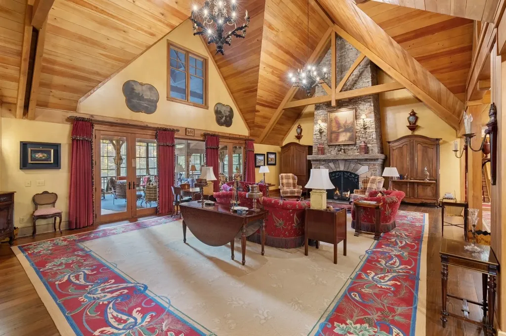 1671 Highway 107 Cashiers NC 28717