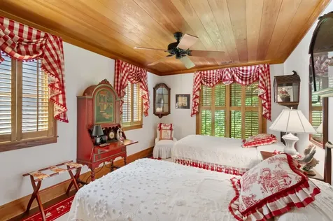 1671 Highway 107 Cashiers NC 28717