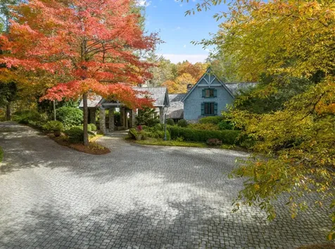 1671 Highway 107 Cashiers NC 28717