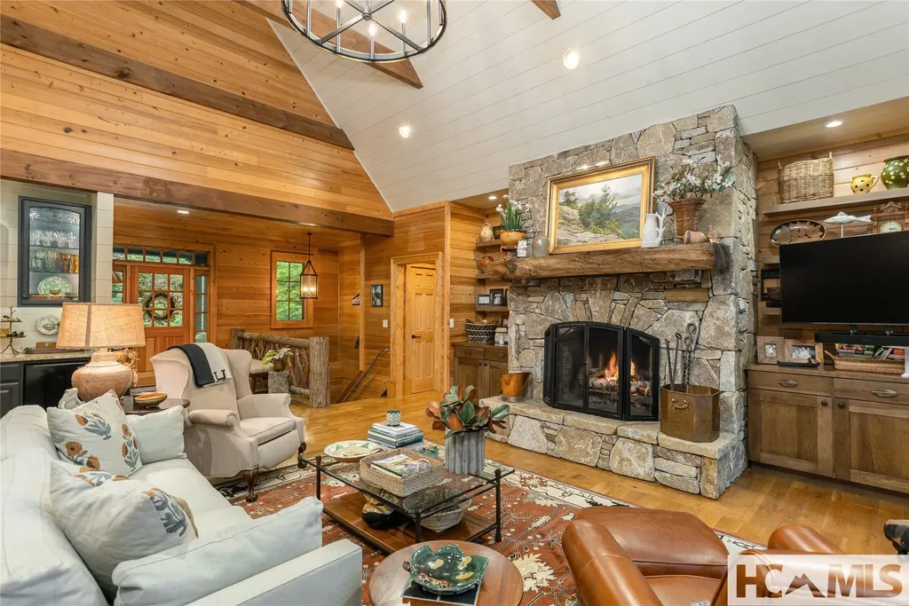 139 Foxglove Trail Cashiers NC 28717