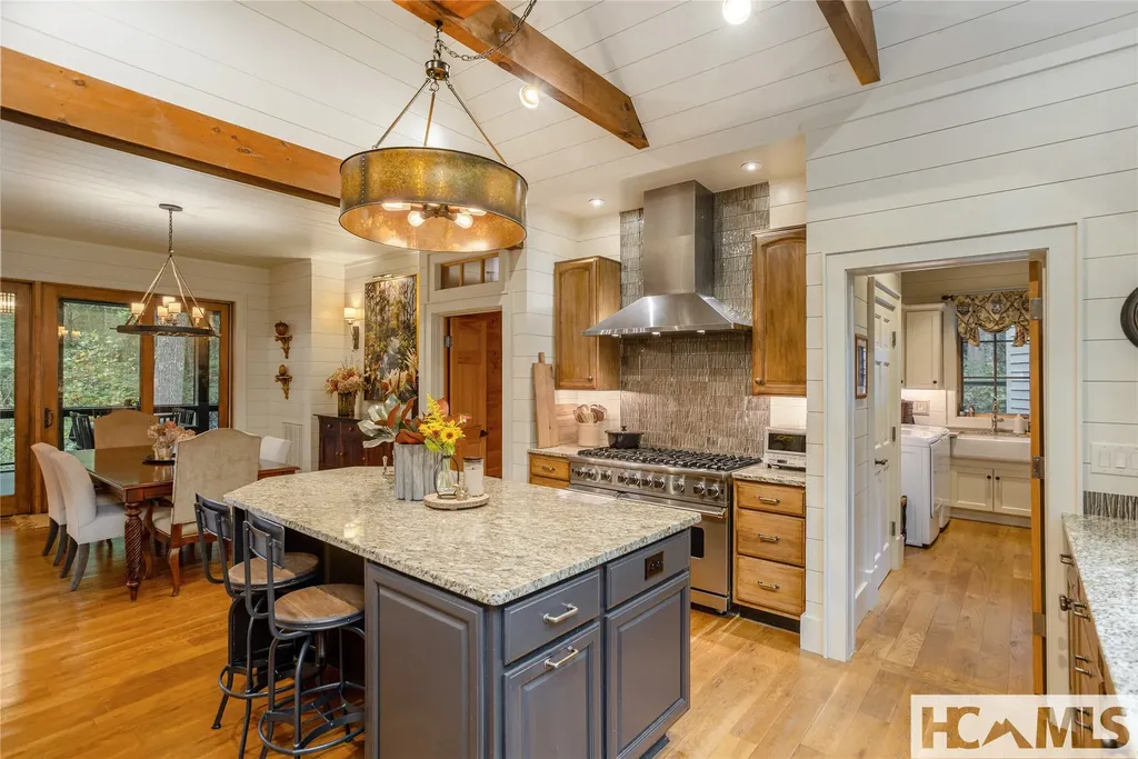 139 Foxglove Trail Cashiers NC 28717