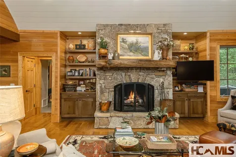 139 Foxglove Trail Cashiers NC 28717