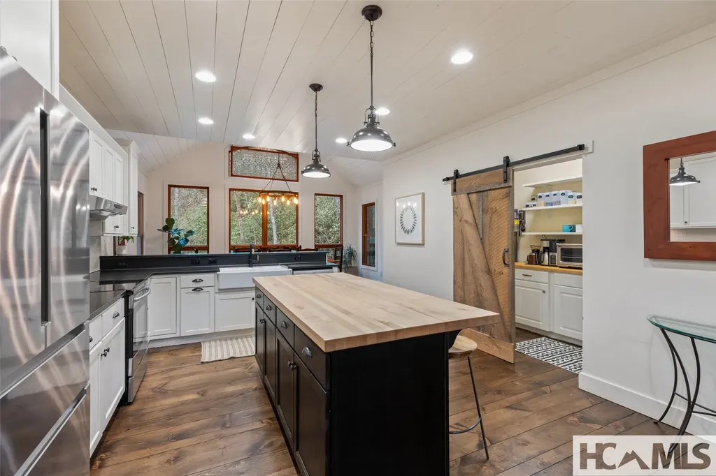 754 Found Forest Road Cashiers NC 28717