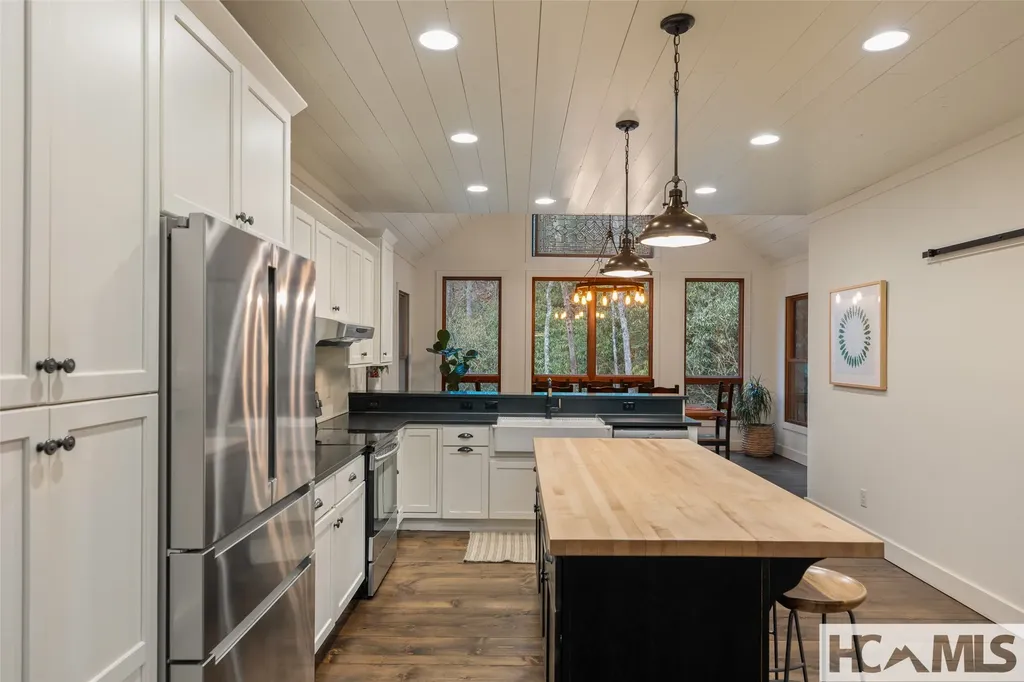 754 Found Forest Road Cashiers NC 28717