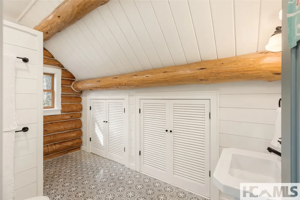 241 Leeward Lane Cullowhee NC 28723