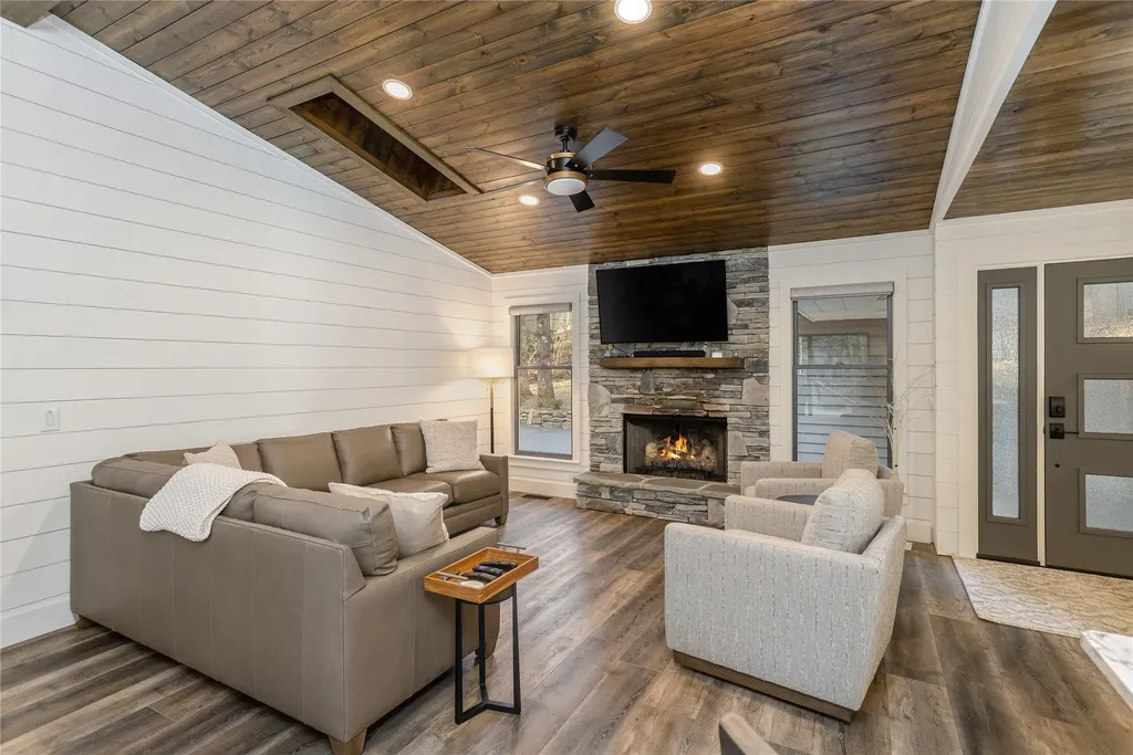 76 Ambleside Drive Sapphire NC 28774