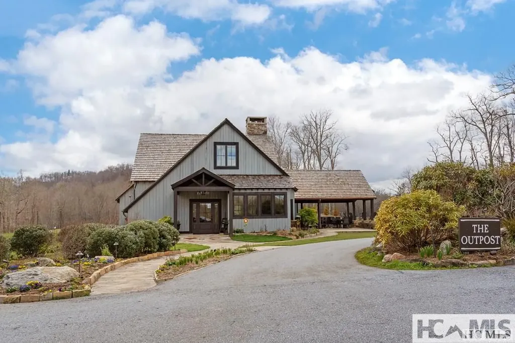 D34 Benchmark Drive Glenville NC 28736