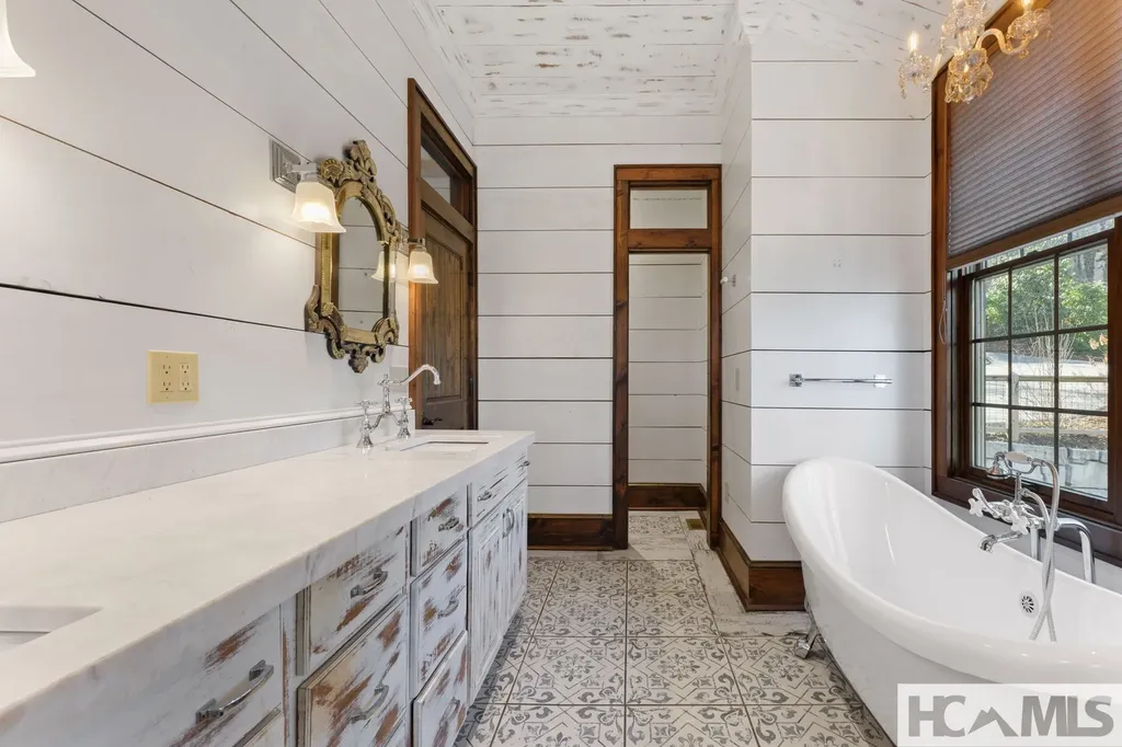 354 Flat Mountain Estates Road Highlands NC 28741