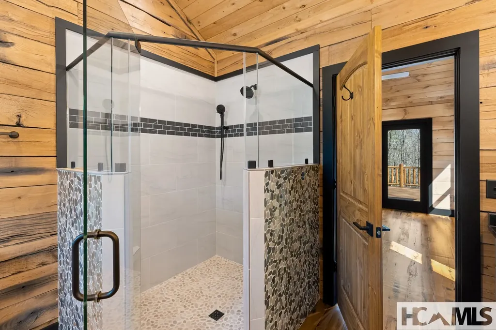 102 Bartram Cove Lane Highlands NC 28741