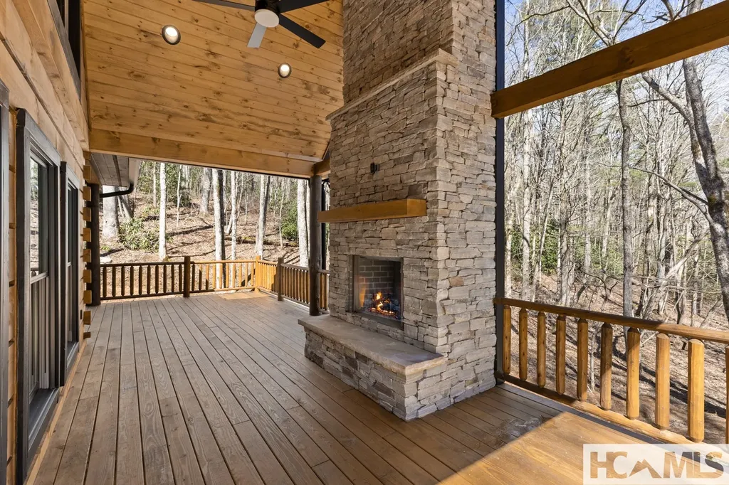 102 Bartram Cove Lane Highlands NC 28741