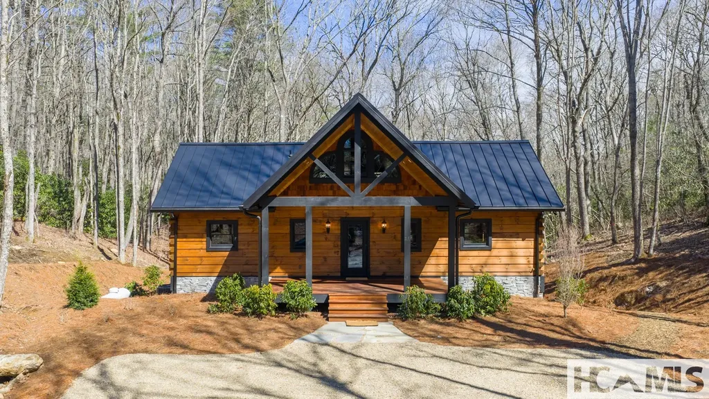 102 Bartram Cove Lane Highlands NC 28741