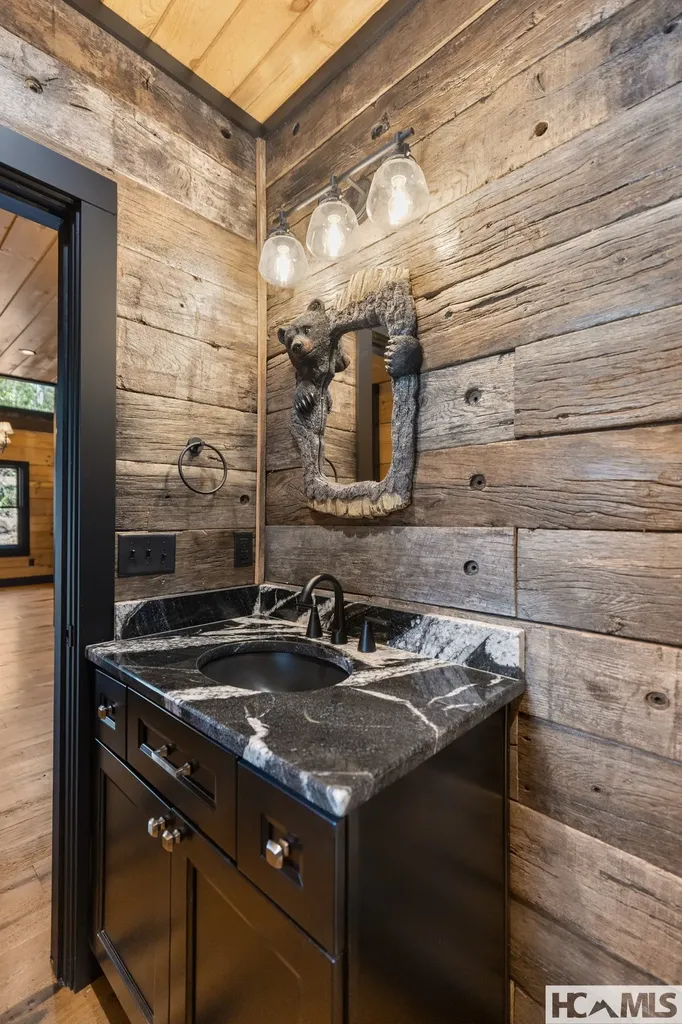 102 Bartram Cove Lane Highlands NC 28741