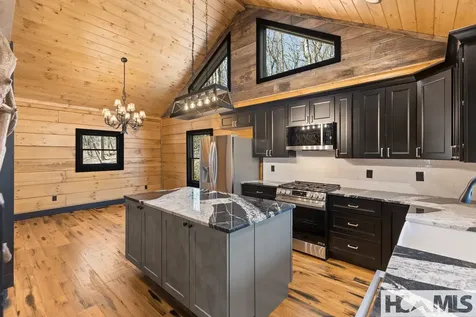 102 Bartram Cove Lane Highlands NC 28741