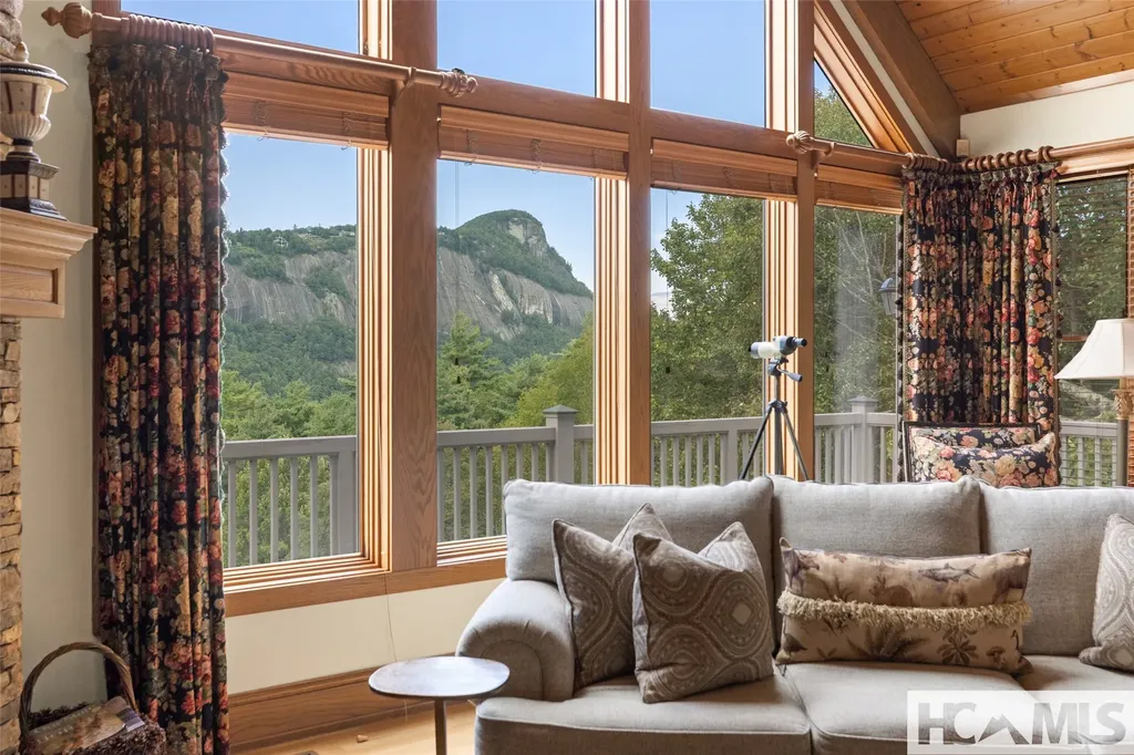 2130 Falcon Ridge Highlands NC 28741