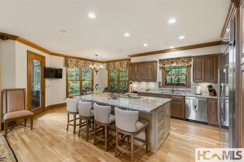 2130 Falcon Ridge Highlands NC 28741