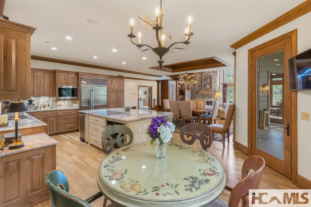 2130 Falcon Ridge Highlands NC 28741