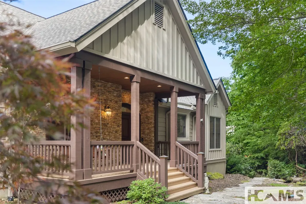 2130 Falcon Ridge Highlands NC 28741