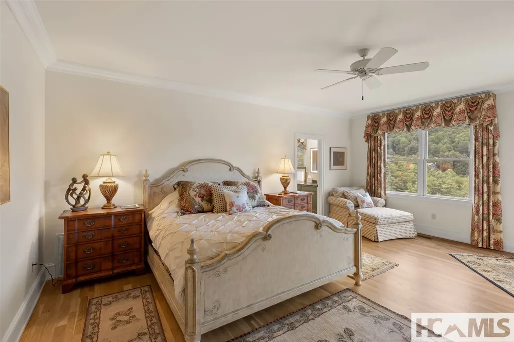 2130 Falcon Ridge Highlands NC 28741