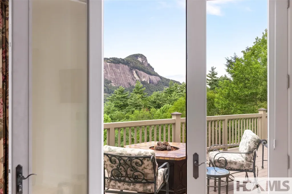 2130 Falcon Ridge Highlands NC 28741